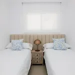 Moderno De Lujo Con Garaje Privado. * Коральео