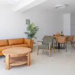 Moderno De Lujo Con Garaje Privado. *