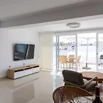 Moderno De Lujo Con Garaje Privado. * Коральео