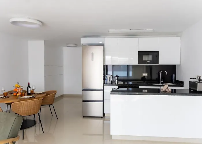 Apartment Moderno De Lujo Con Garaje Privado.