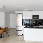 Lejlighed Moderno De Lujo Con Garaje Privado.