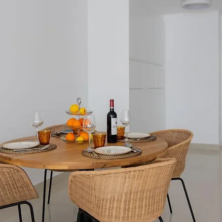 Moderno De Lujo Con Garaje Privado.